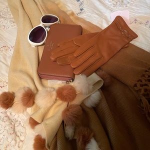 🍂 Lovely playful pashmina style scarf in hombre knit🐝🍃